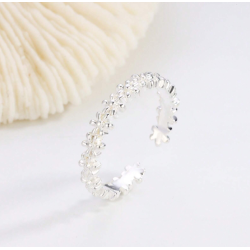 Fin ring med sm mini blomster med rhinesten - Slv