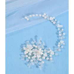 Smuk hrnl med fine hvide blomster