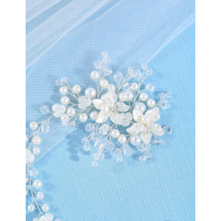 Smuk hrnl med fine hvide blomster