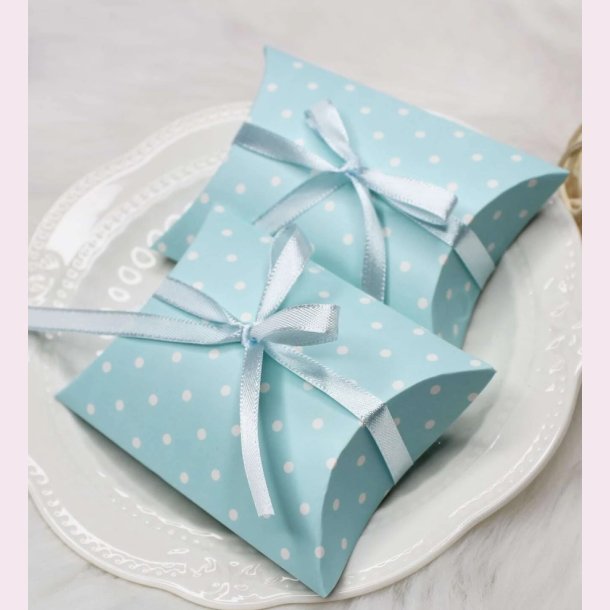 Alba ringen. Gylden ring med hamret mnster