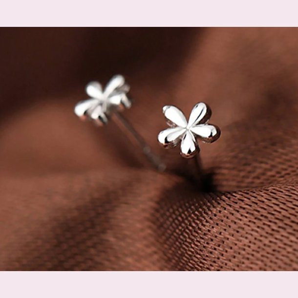 Fine sm reringe med blomster - Slv