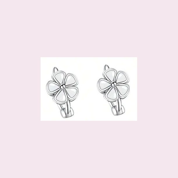 reringe med sm hvide blomster - Slv