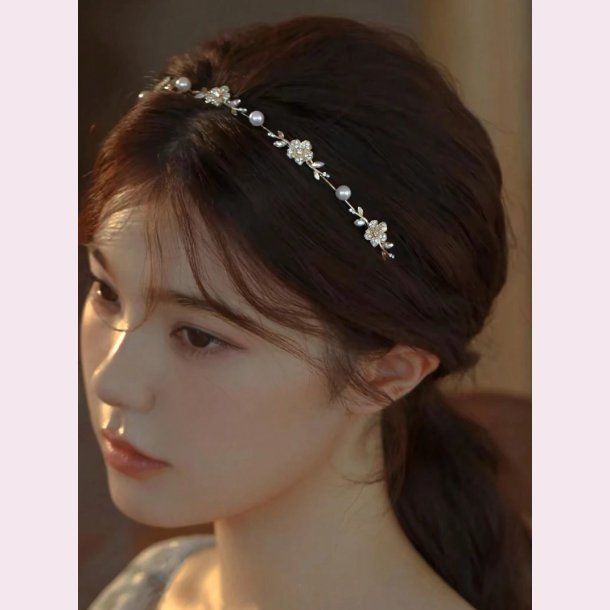 Hrbjle med rhinsten og smukke perler - Forgyldt