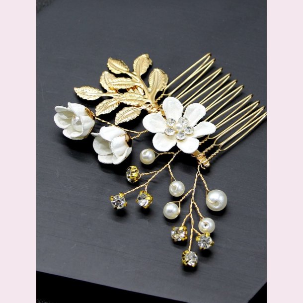 Forgyldt hrnl med de fineste blomster og perler 