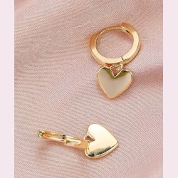 Forgyldte reringe med fine hjerter