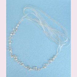 Satinblte med de smukkeste rhinestone og smukke perler