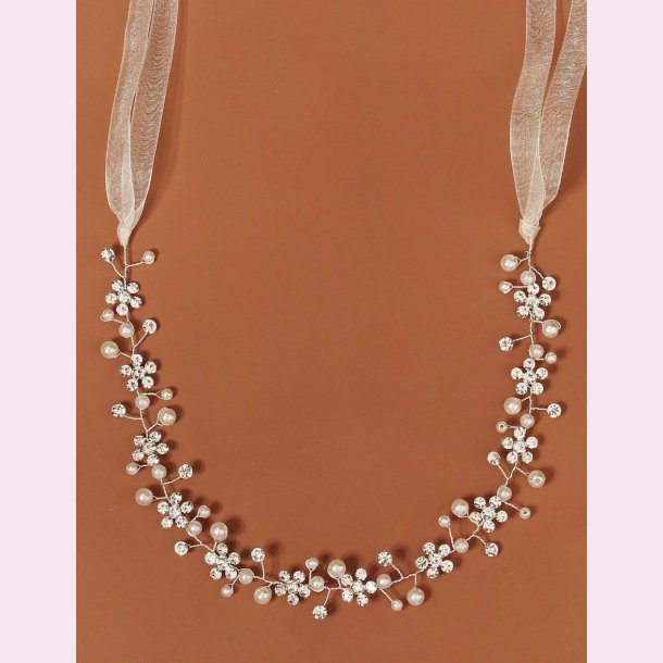 Satin hrbnd med de smukkeste rhinestone og smukke perler