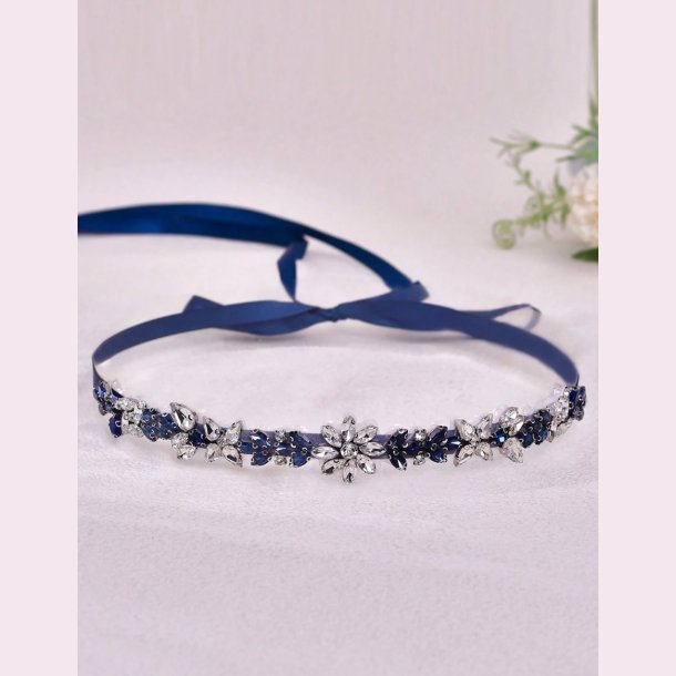 Blt satinblte med de smukkeste rhinestone 