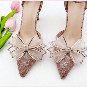 Apricot farvet sljfer med perler til sko