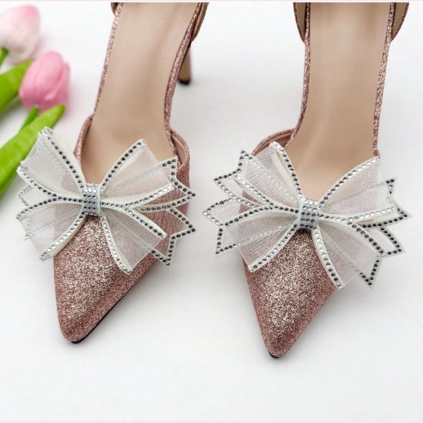 Hvide sljfer med perler til sko