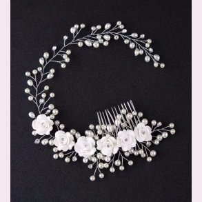 Smuk h�rn�l til b�rn med fine hvide blomster