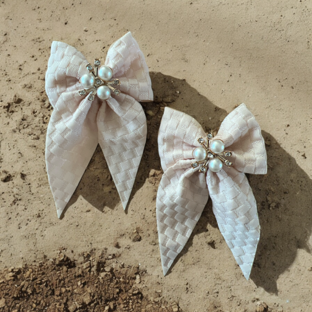 2 stk. smukke sljfe Cremefarvet hrclips 